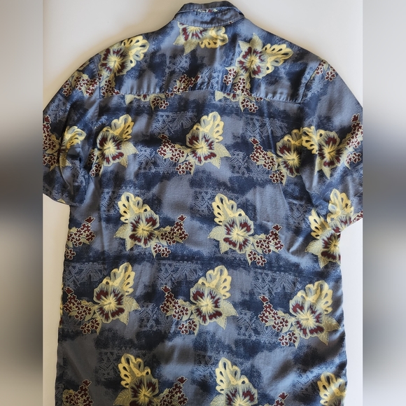 UnTied Men's Rayon Medium Button Down - Picture 6 of 10